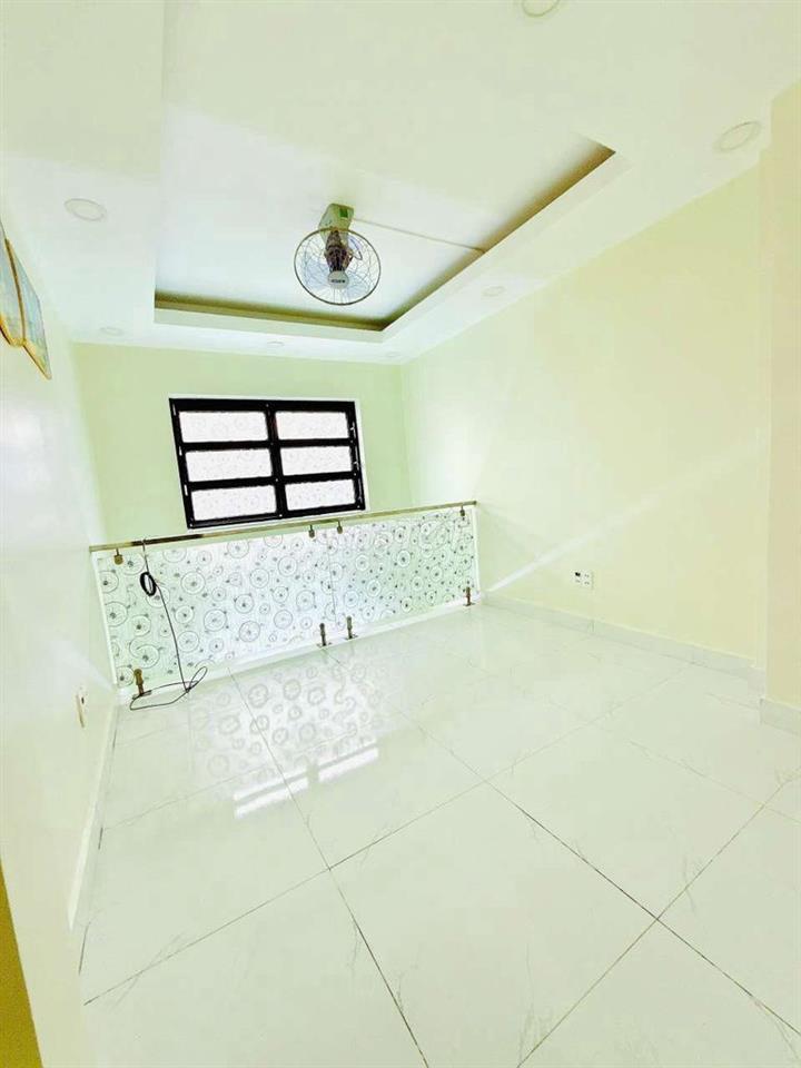 nhà 1trệt 1lững 2 lầu đường bạch vân p5 q5 dt 21 m2