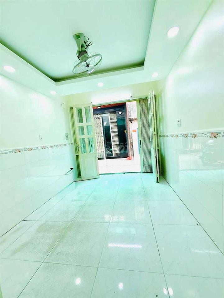 nhà 1trệt 1lững 2 lầu đường bạch vân p5 q5 dt 21 m2