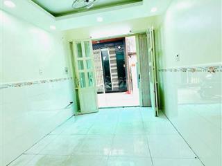 nhà 1trệt 1lững 2 lầu đường bạch vân p5 q5 dt 21 m2