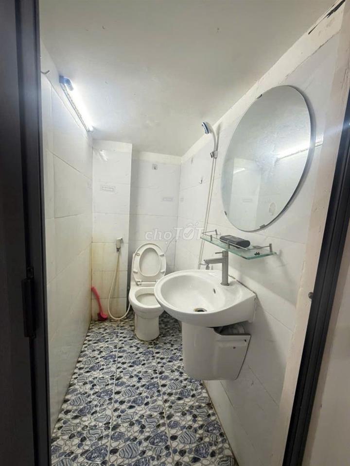 cho thuê phòng. 1 phòng ngủ có gác, tách 1 phòng bếp.full nt,tầng trệt