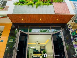 Bán nhà đẹp  chỉ 500m ra biển mỹ khê, nhà 3 tầng + tum đối diện chợ mân thái, full nội thất