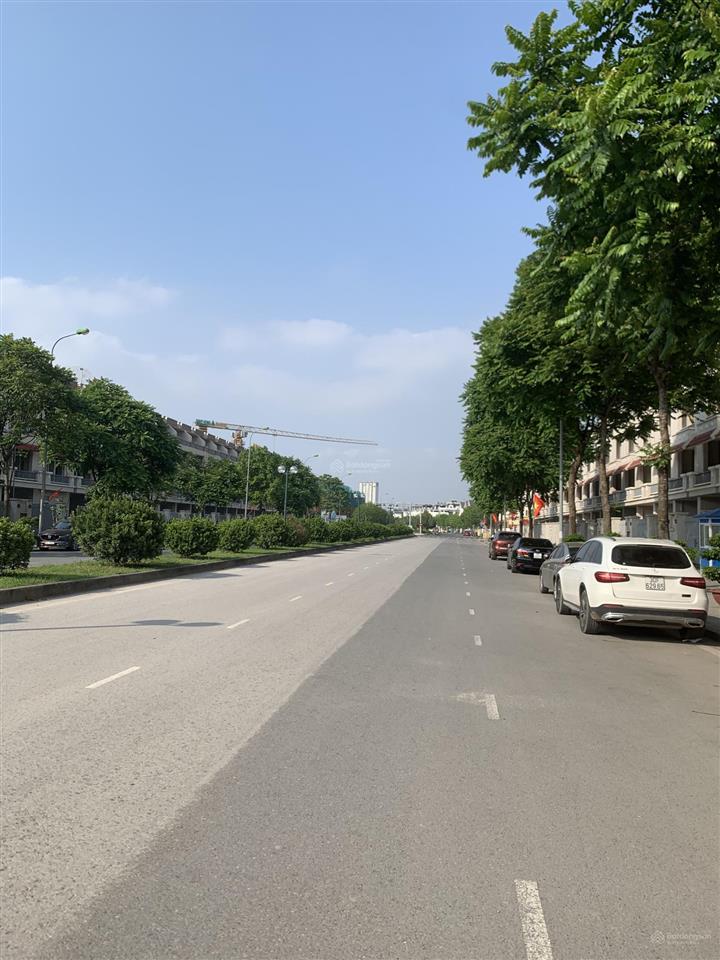 Cần bán liền kề an hưngdương nội.đường 40m. e thịnh 0988 622 ***