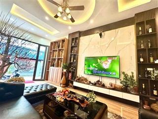 Bán nhà phân lô phố lĩnh nam, vĩnh tuy, oto tránh, dt 35m2, 5 tầng, nội thất đẹp, vị trí đẳng cấp.