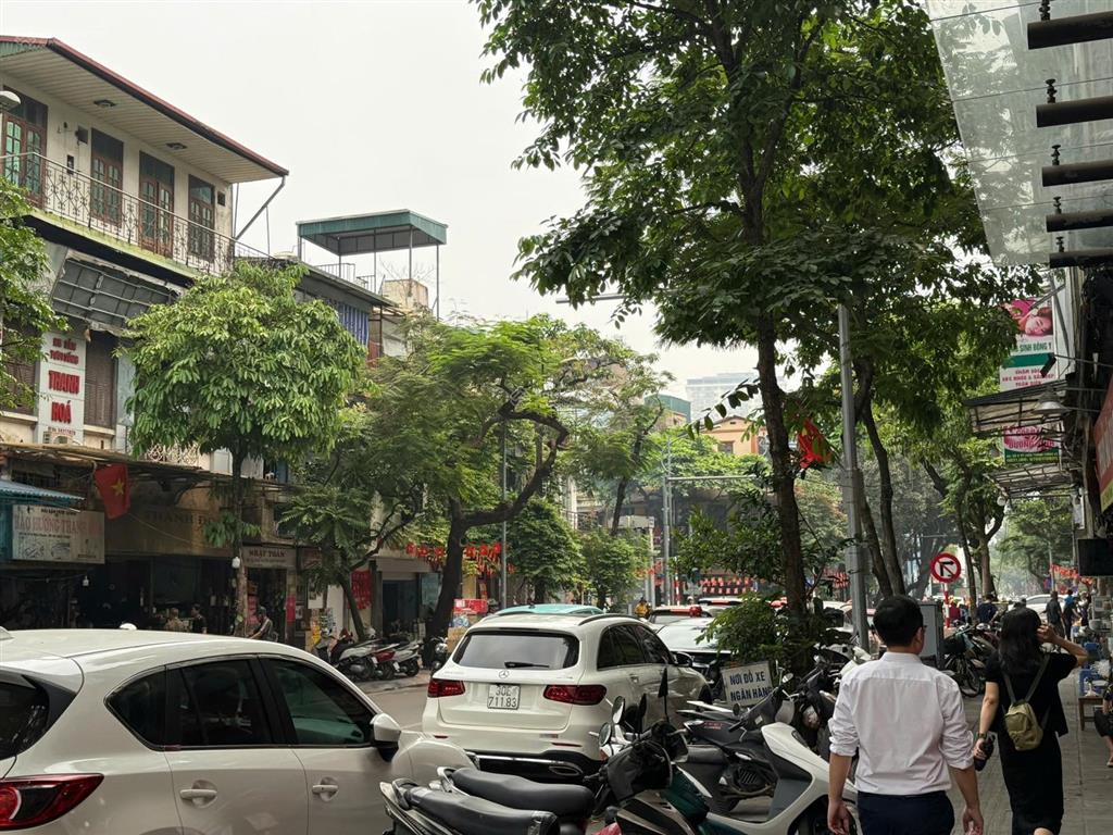 Bán nhà mặt phố tô hiến thành, hai bà trưng, dt 220m2, 10 tầng 2 hầm, mt 9m. tòa văn phòng lý tưởng