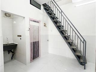 Nhà mới đẹp 3 tầng kênh tân hoá, ngay chợ, hẻm nhựa 5m thông, giá 2,39 tỷ tl