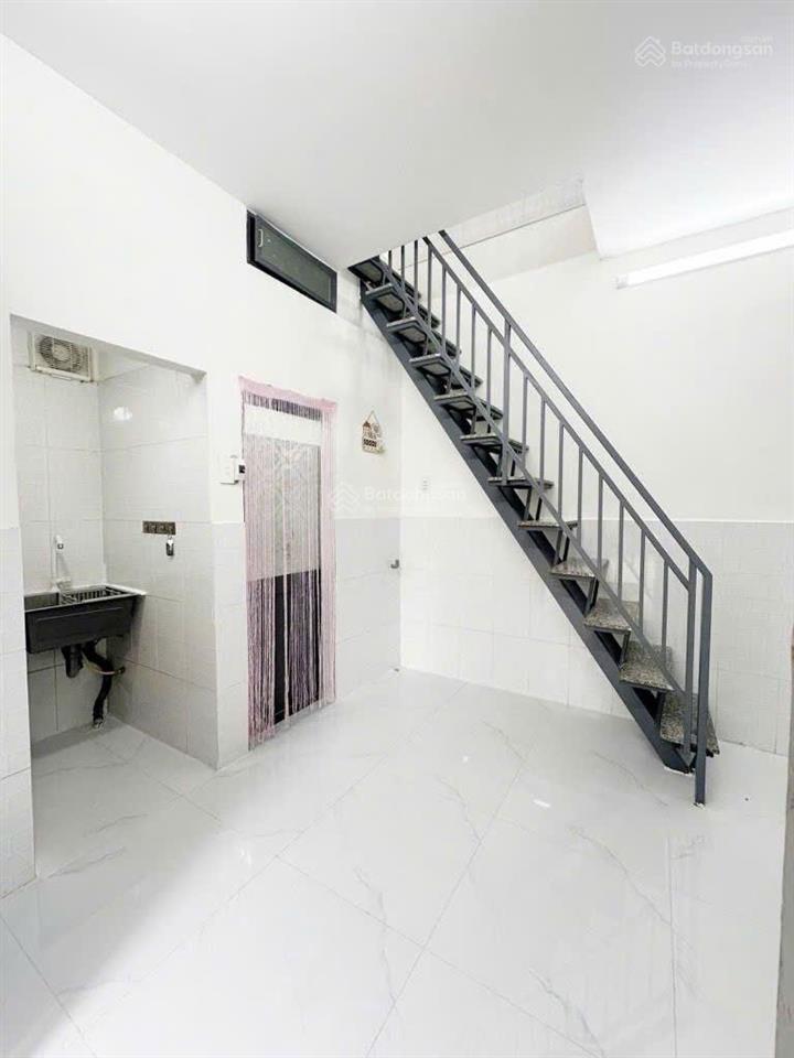 Nhà bán kênh tân hóa gần trường đh văn hiến. nhà 1 trệt, lửng, lầu đủ công năng vào ở ngay