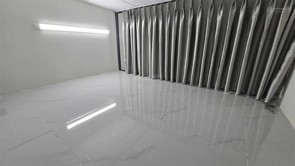 Nhà bán kênh tân hóa gần trường đh văn hiến. nhà 1 trệt, lửng, lầu đủ công năng vào ở ngay