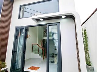 Nhà 2 tầng mới đẹp, 4 phòng ngủ lớn ngay nguyễn ảnh thủ gần trường cao đẳng gtvt. giá 5.85 tỷ tl