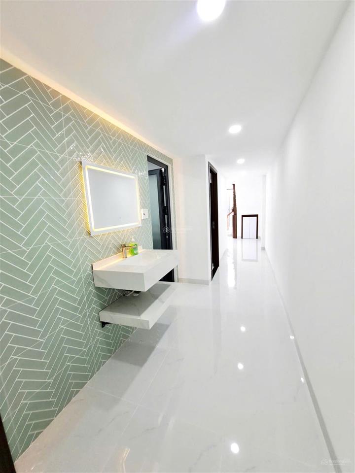 Chính chủ bán nhà nguyễn ảnh thủ ngang 5.4x18m xây 2 tầng 4pn, có sân trước nhà rộng rãi