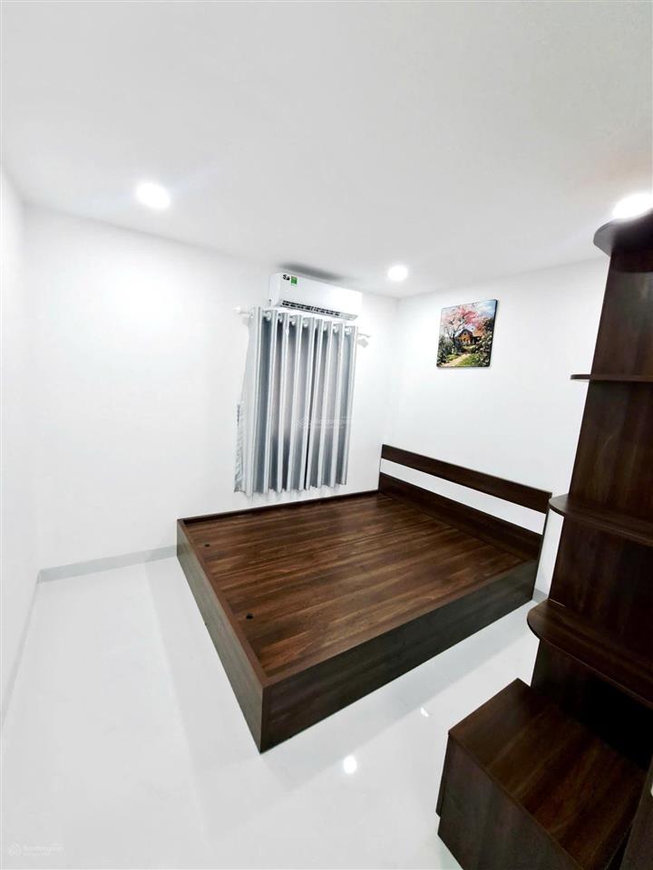 Chính chủ bán nhà nguyễn ảnh thủ ngang 5.4x18m xây 2 tầng 4pn, có sân trước nhà rộng rãi