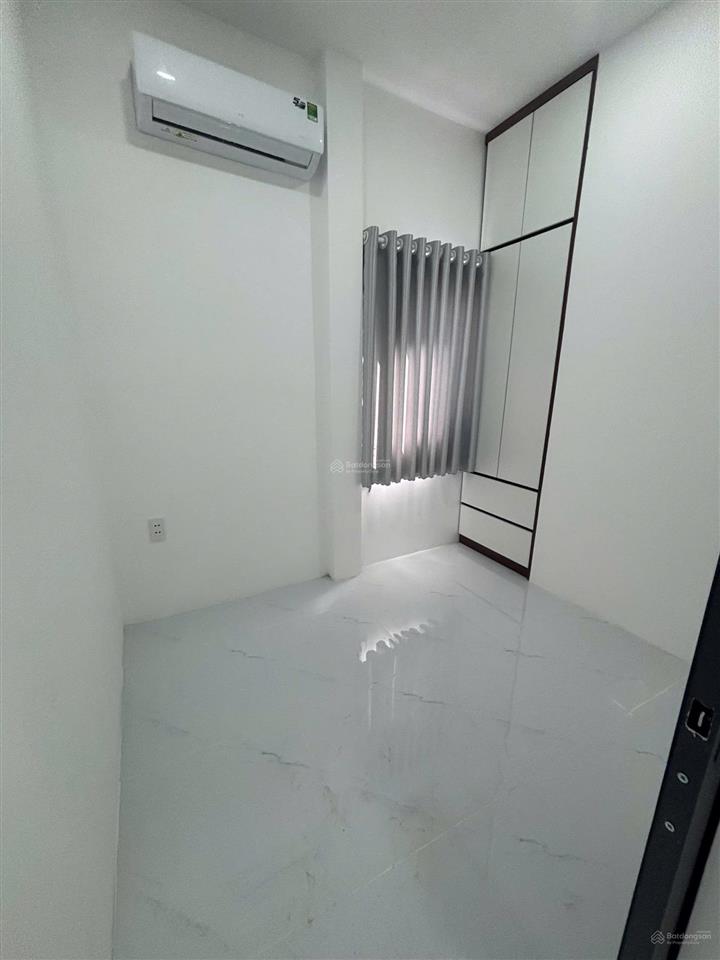 Nhà âu cơ xây 2 tầng, 2 phòng ngủ rộng thoáng. nhà mới kiên cố vào ở ngay. giá 2.75 tỷ tl