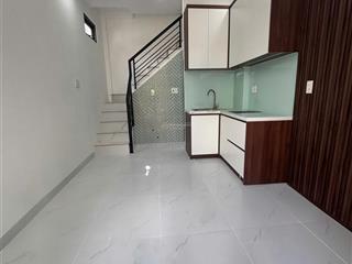 Nhà âu cơ xây 2 tầng, 2 phòng ngủ rộng thoáng. nhà mới kiên cố vào ở ngay. giá 2.75 tỷ tl