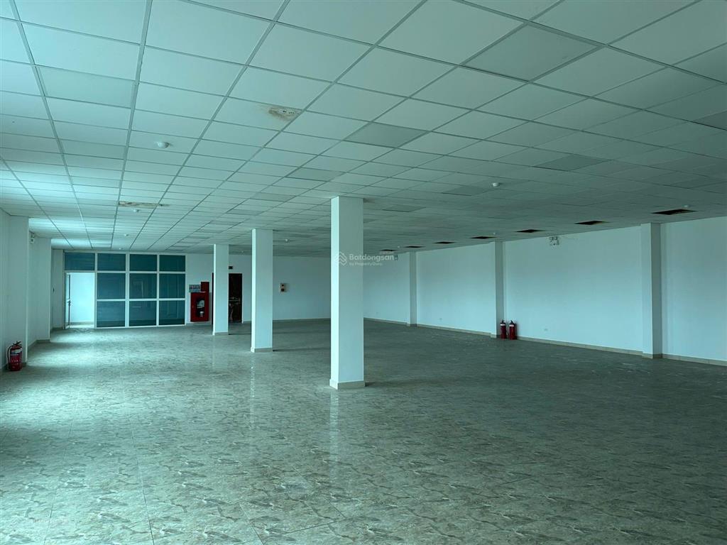 Cho thuê mặt bằng kho xưởng 1.500m2 trở lên  khu công nghiệp, t.c pccc cấp 3,4.