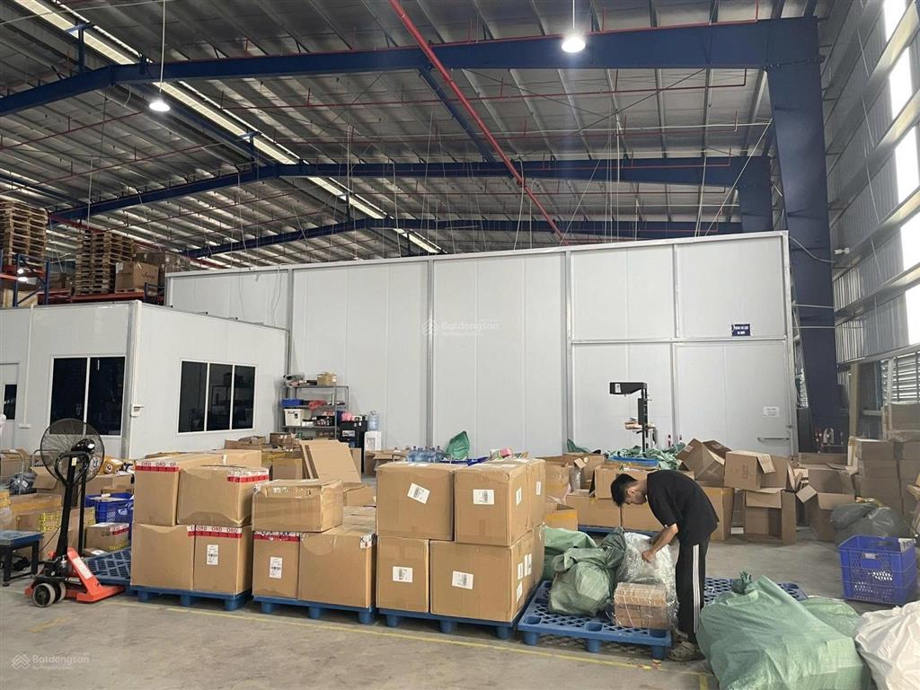 Cho thuê mặt bằng kho xưởng 1.500m2 trở lên  khu công nghiệp, t.c pccc cấp 3,4.