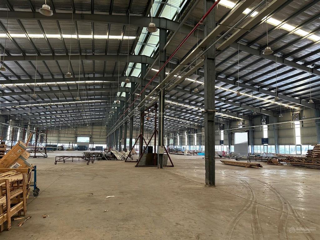 Cho thuê mặt bằng kho xưởng 1.500m2 trở lên  khu công nghiệp, t.c pccc cấp 3,4.