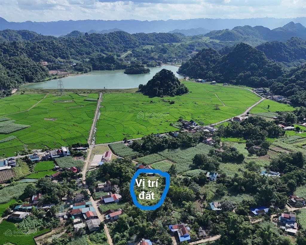 Đất có suối bao quanh 3.762m²  trong đó 377m² thổ cư  đa phúc yên thủy  chỉ 800k/m²