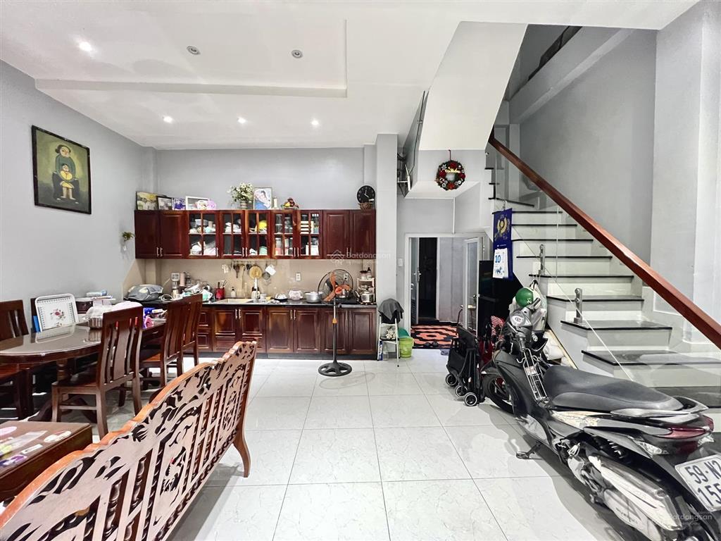 Bán nhà hẻm xe hơi tránh nguyễn kiệm phú nhuận, 50m2(6x8), 4 tầng