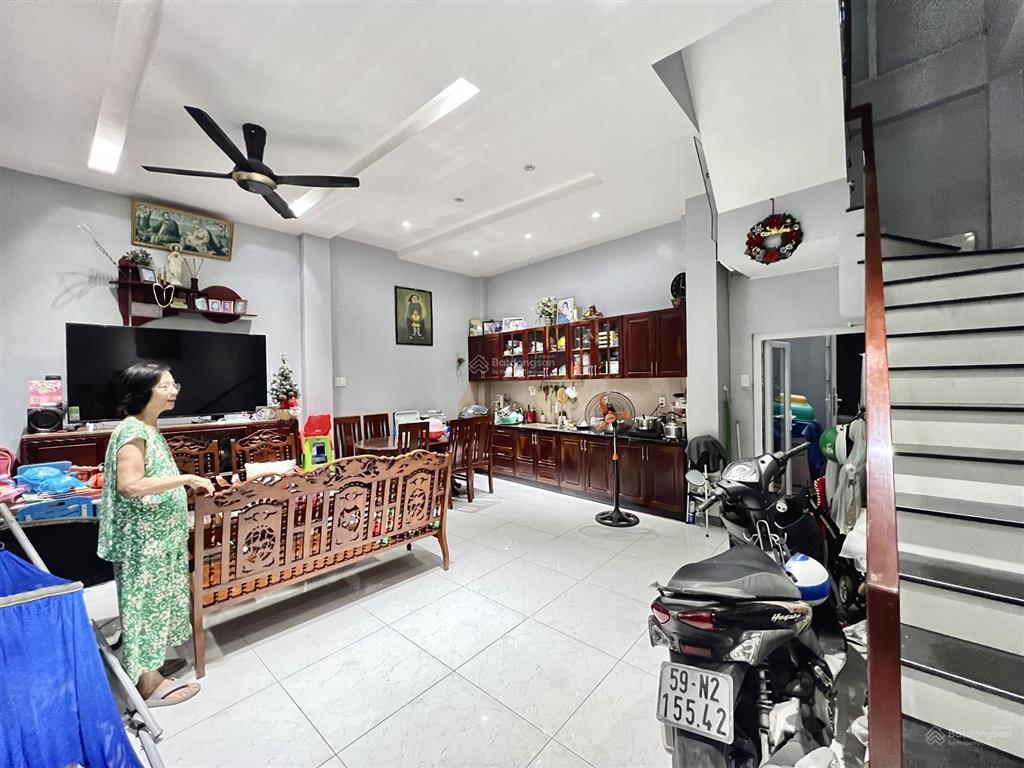 Bán nhà hẻm xe hơi tránh nguyễn kiệm phú nhuận, 50m2(6x8), 4 tầng