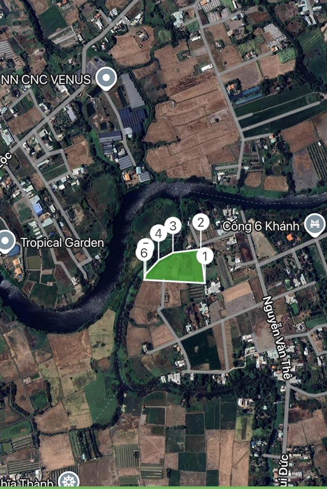 10.000m2 đất hưng long 22tỷ giảm còn 16tỷ gửi ae môi giới 2% cách vin hơn 1km 100m mặt sông
