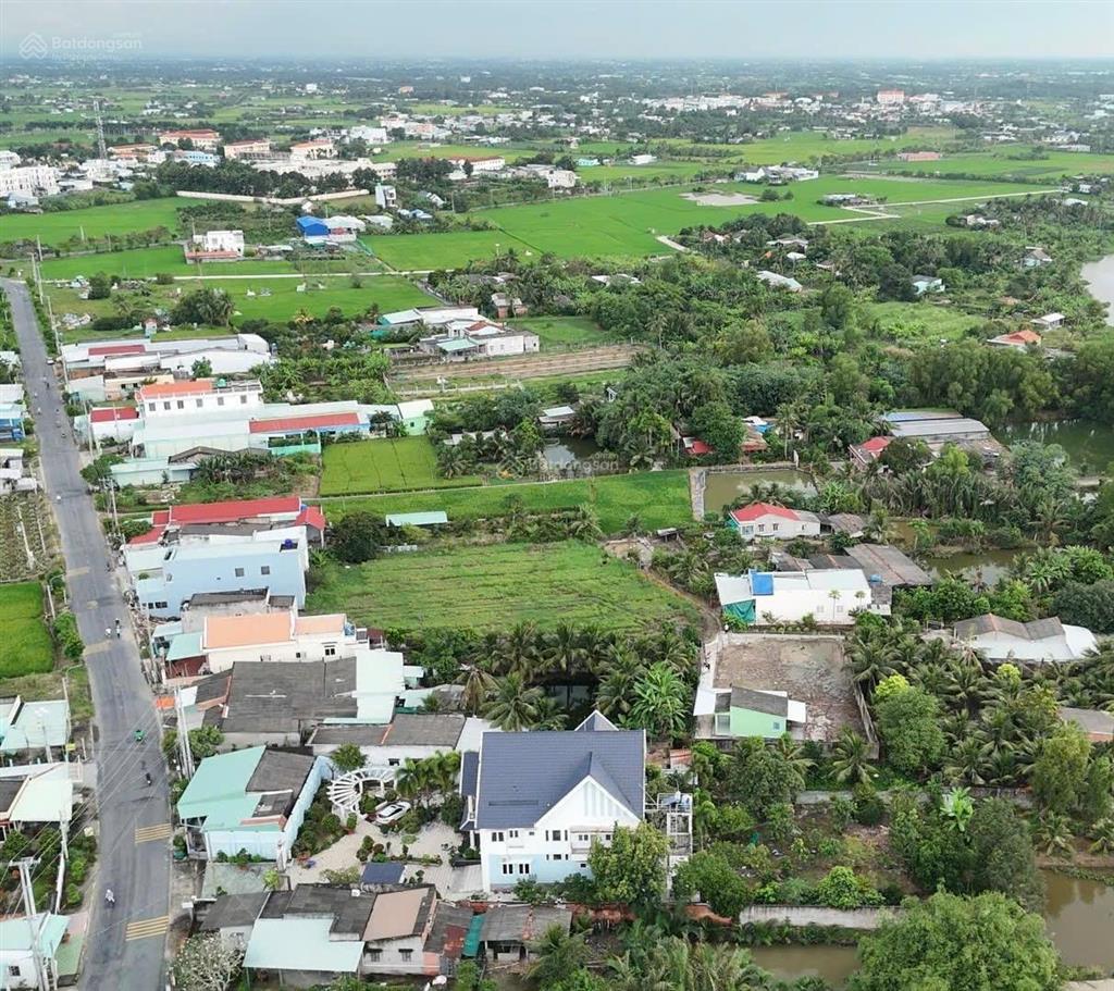 Bán miếng đất có sẵn nhà cấp 4, thích hợp cho anh chị làm nhà vườn nghỉ dưỡng