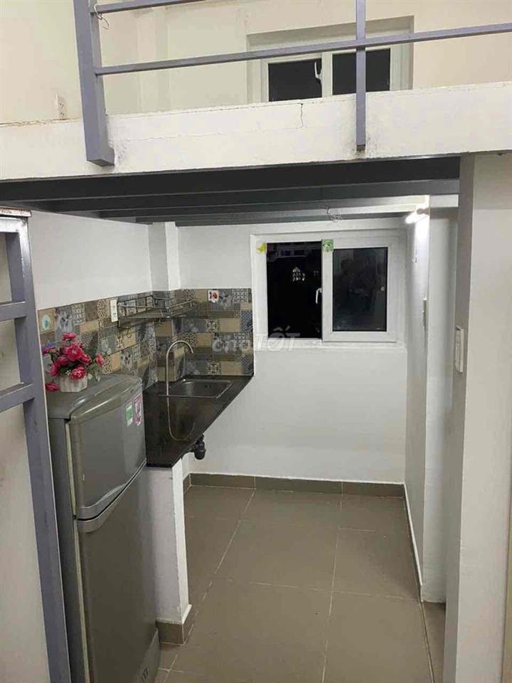 CHO THUÊ PHÒNG CỬA SỔ THOÁNG MÁT GẦN TRƯỜNG NGOẠI THƯƠNG, GTVT