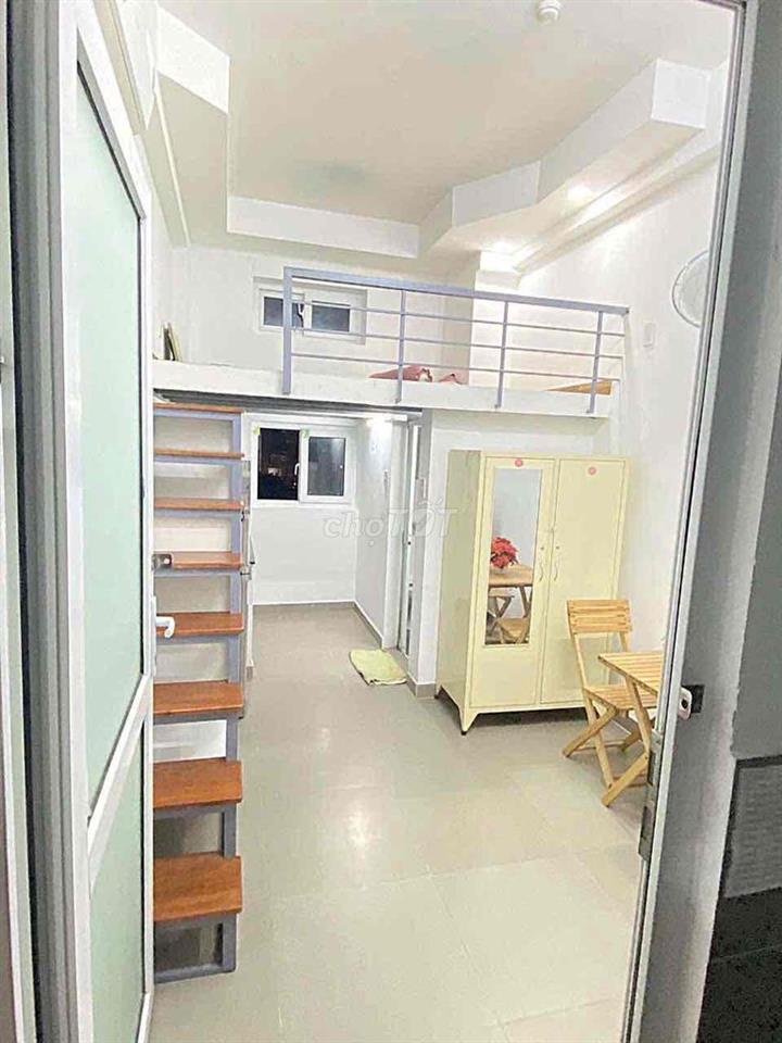 CHO THUÊ PHÒNG CỬA SỔ THOÁNG MÁT GẦN TRƯỜNG NGOẠI THƯƠNG, GTVT