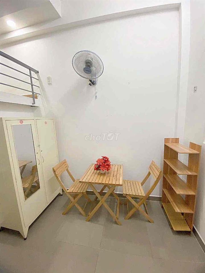 CHO THUÊ PHÒNG CỬA SỔ THOÁNG MÁT GẦN TRƯỜNG NGOẠI THƯƠNG, GTVT