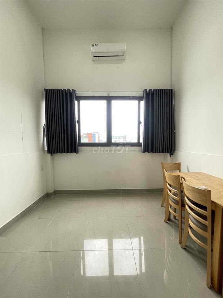 Phòng trọ gác cao, cửa sổ to, full nội thất gò vấp