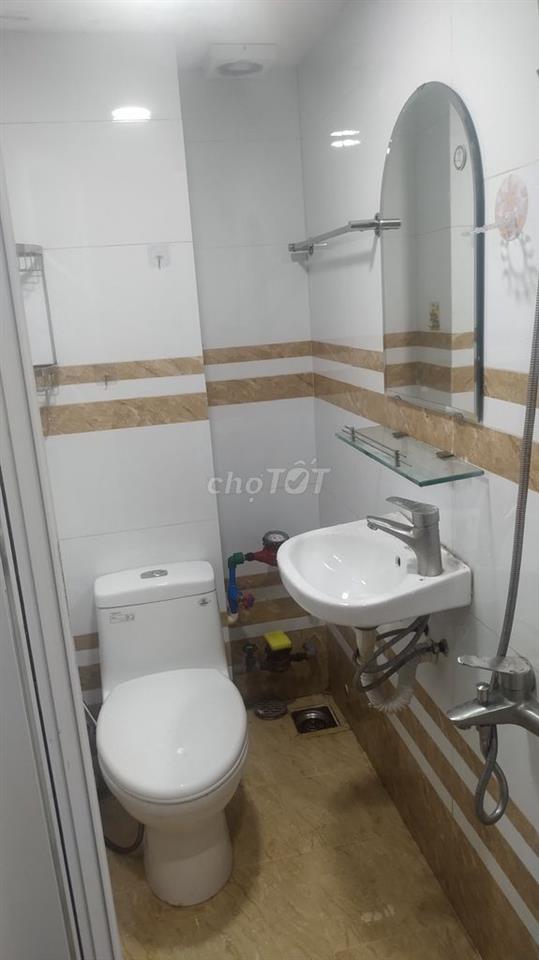 Phòng có ban công, WC riêng Bến Vân Đồn Q4, full nội thất