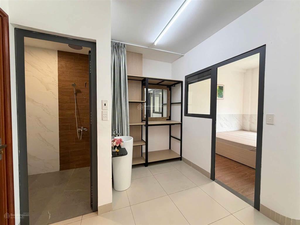 Cho thuê  ngay siêu thị emart phan huy ích  full nội thất  chỉ hơn 5tr
