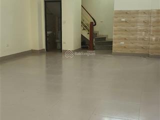 Cho thuê nhà vạn phúc 50m2, 7 tầng, 25tr có thang máy, xe công đỗ cửa