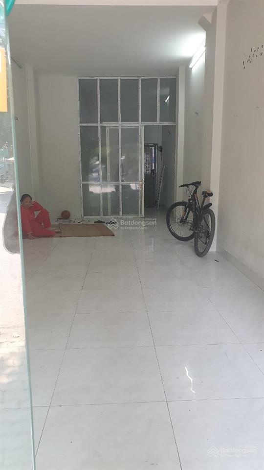 Cho thuê tầng 1 ngõ 195 quang trung tiện kinh doanh 40m2, chỉ 6.5tr riêng chủ