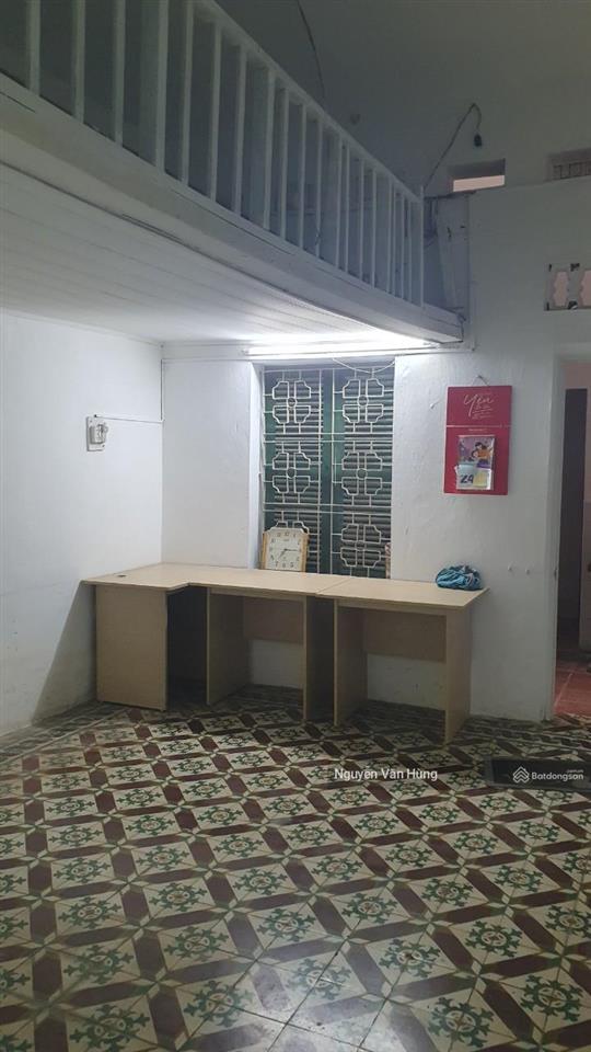 Cho thuê nhà bà triệu, ngay cầu đen, 65m2, 2.5 tầng 11tr ô tô đỗ cửa