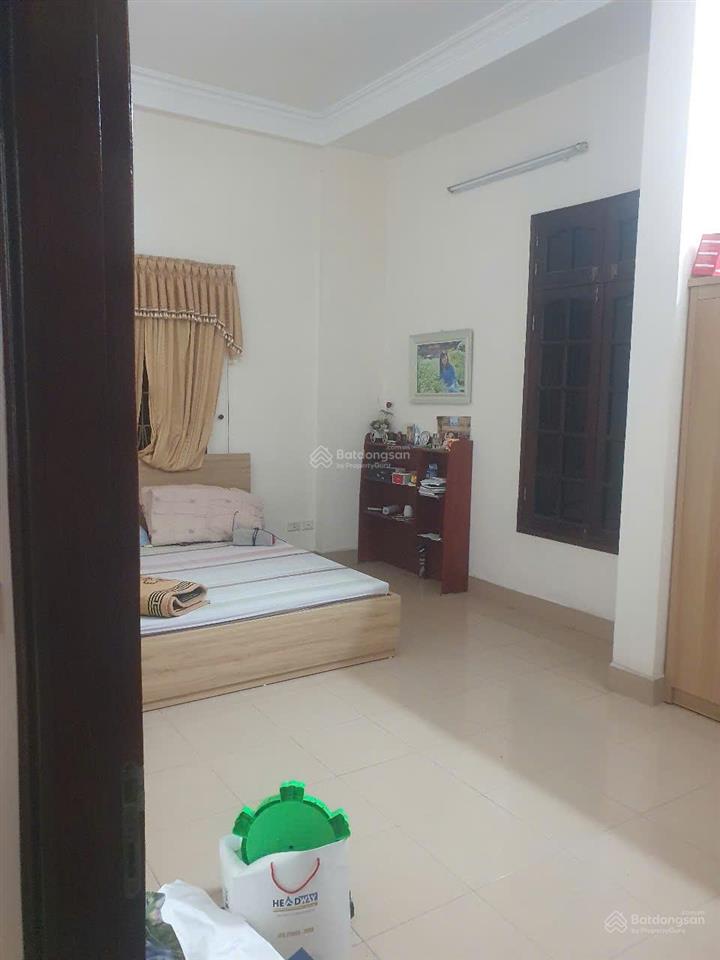Cho thuê nhà ngõ 6 bà triệu, nhà 80m², 3 tầng, ở, dạy học, bán online đều đẹp.