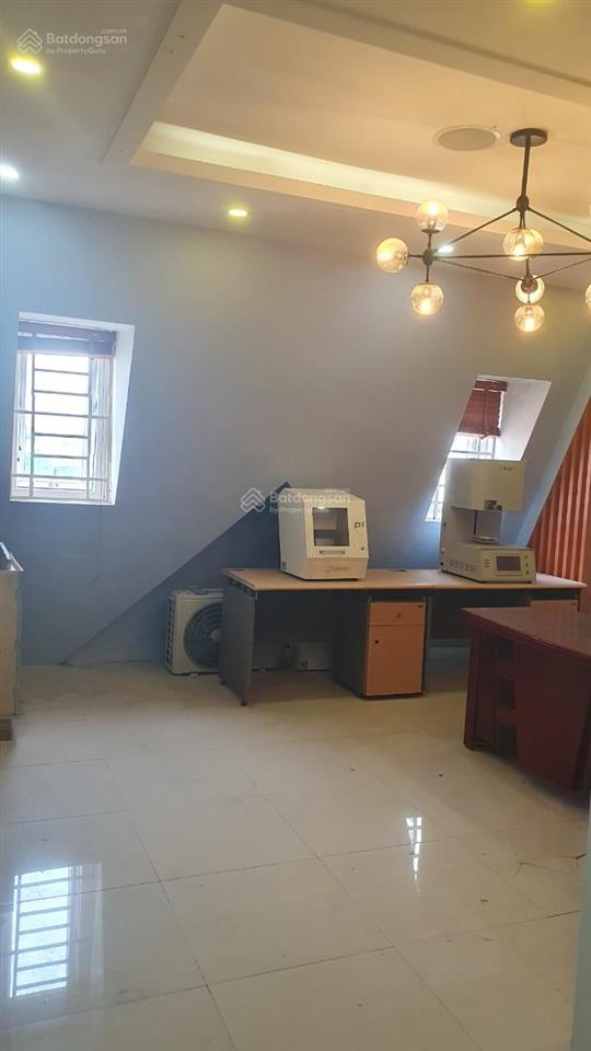 Cho thuê văn phòng tầng 5 mỗ lao 120m2, 10tr thang máy, điều hòa đầy đủ
