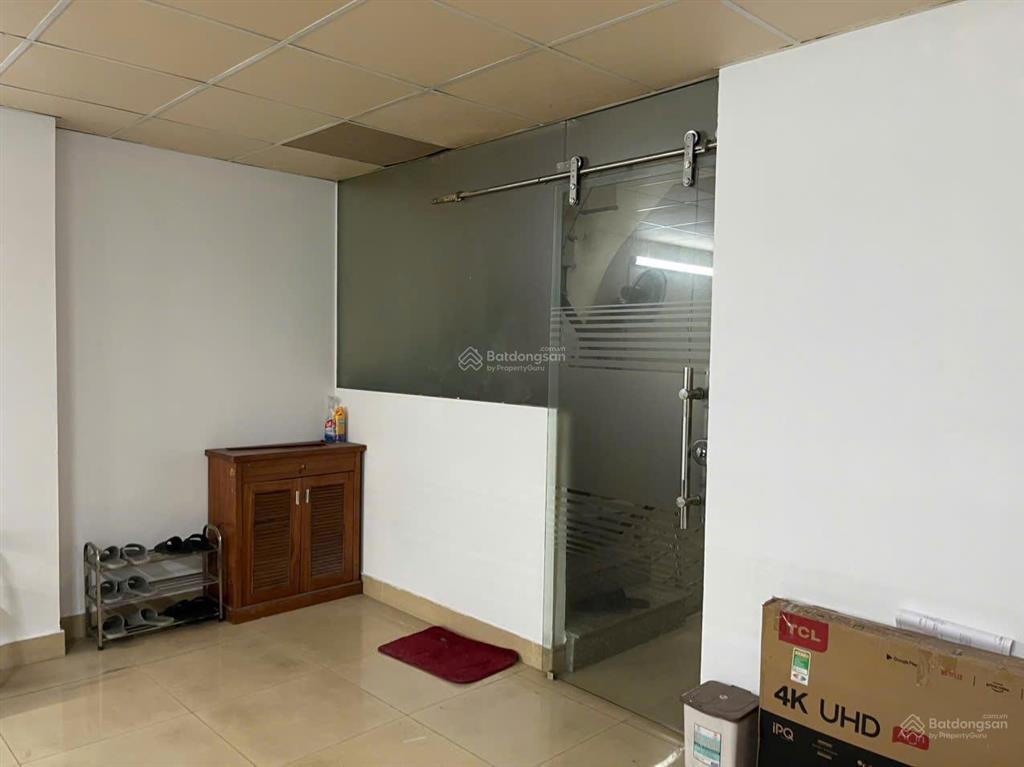 Cho thuê tòa nhà vạn phúc 80m2 7,5 tầng, thang máy, thông sàn, xe công đỗ cửa