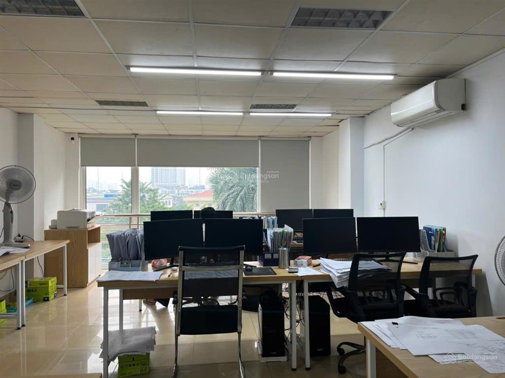 Cho thuê tòa nhà vạn phúc 80m2 7,5 tầng, thang máy, thông sàn, xe công đỗ cửa