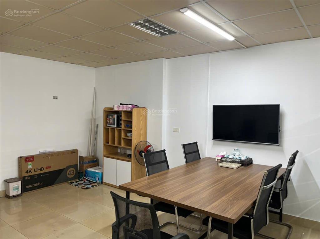 Cho thuê tòa nhà vạn phúc 80m2 7,5 tầng, thang máy, thông sàn, xe công đỗ cửa