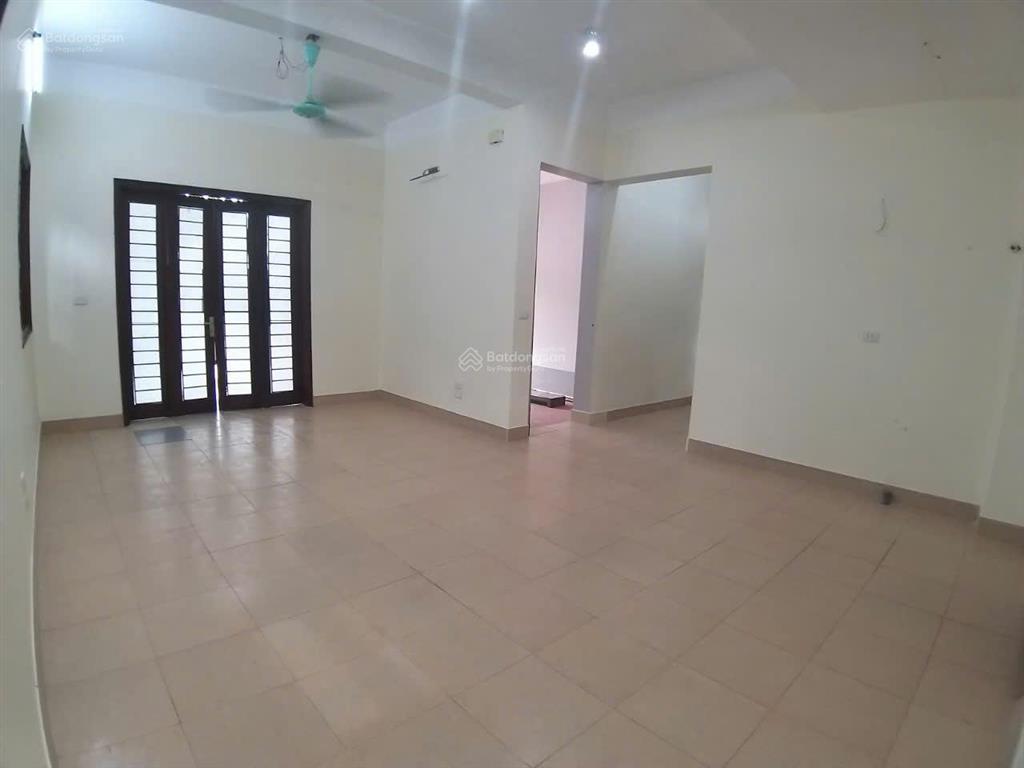 Cho thuê nhà khu 178 đại mỗ, 180m 3,5 tầng, xe công đỗ cửa.