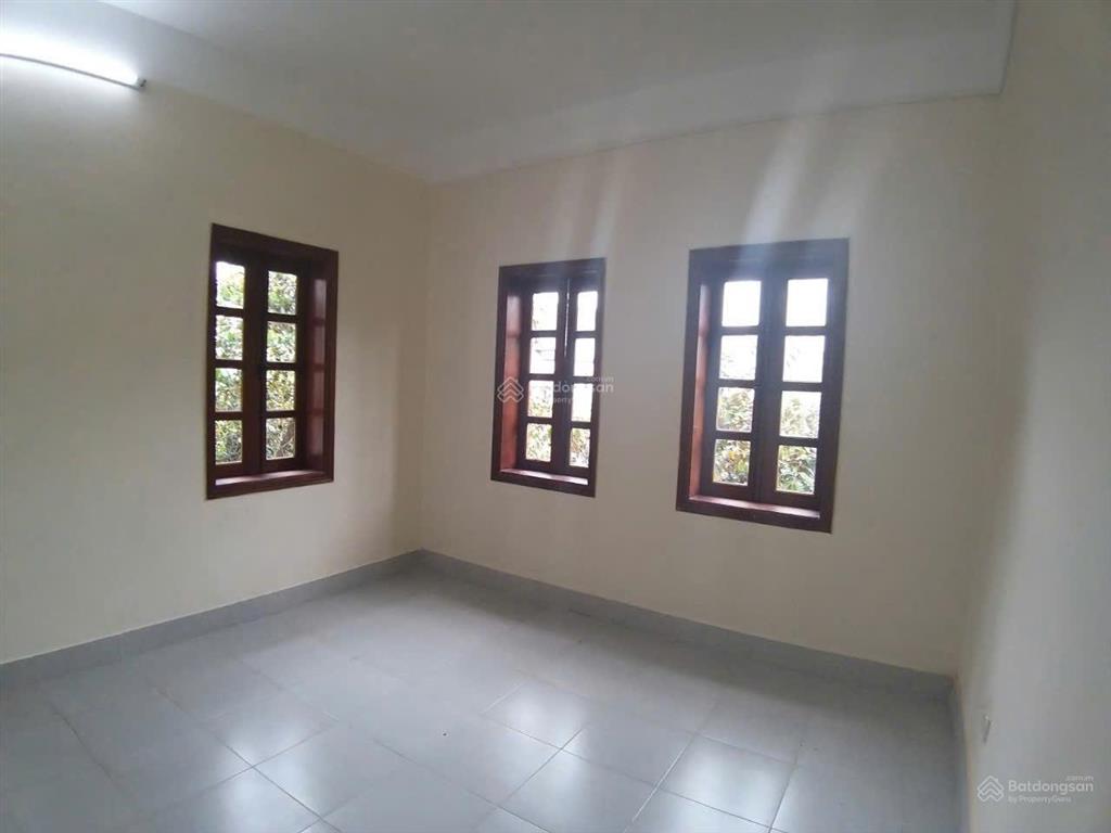 Cho thuê nhà khu 178 đại mỗ, 180m 3,5 tầng, xe công đỗ cửa.