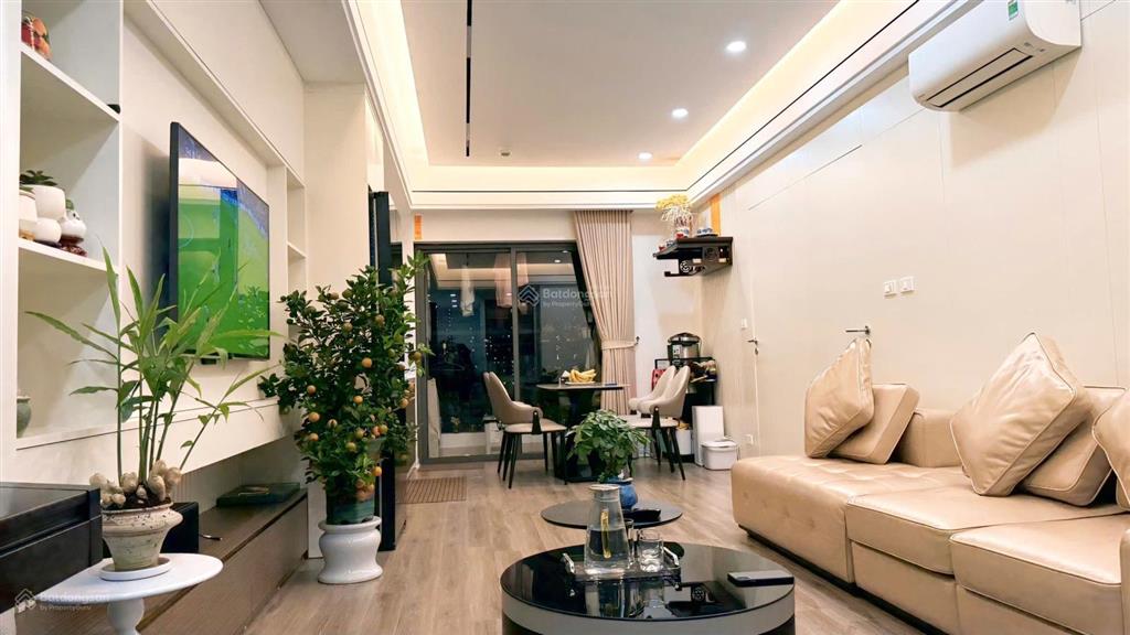 Chính chủ bán chung cư diện tích 124m2 tại hoàng thành tower, giá ưu đãi 30 tỷ vnd