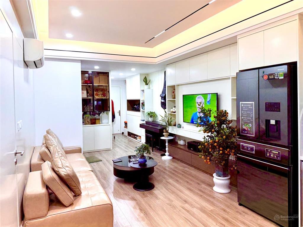 Chính chủ bán chung cư diện tích 124m2 tại hoàng thành tower, giá ưu đãi 30 tỷ vnd