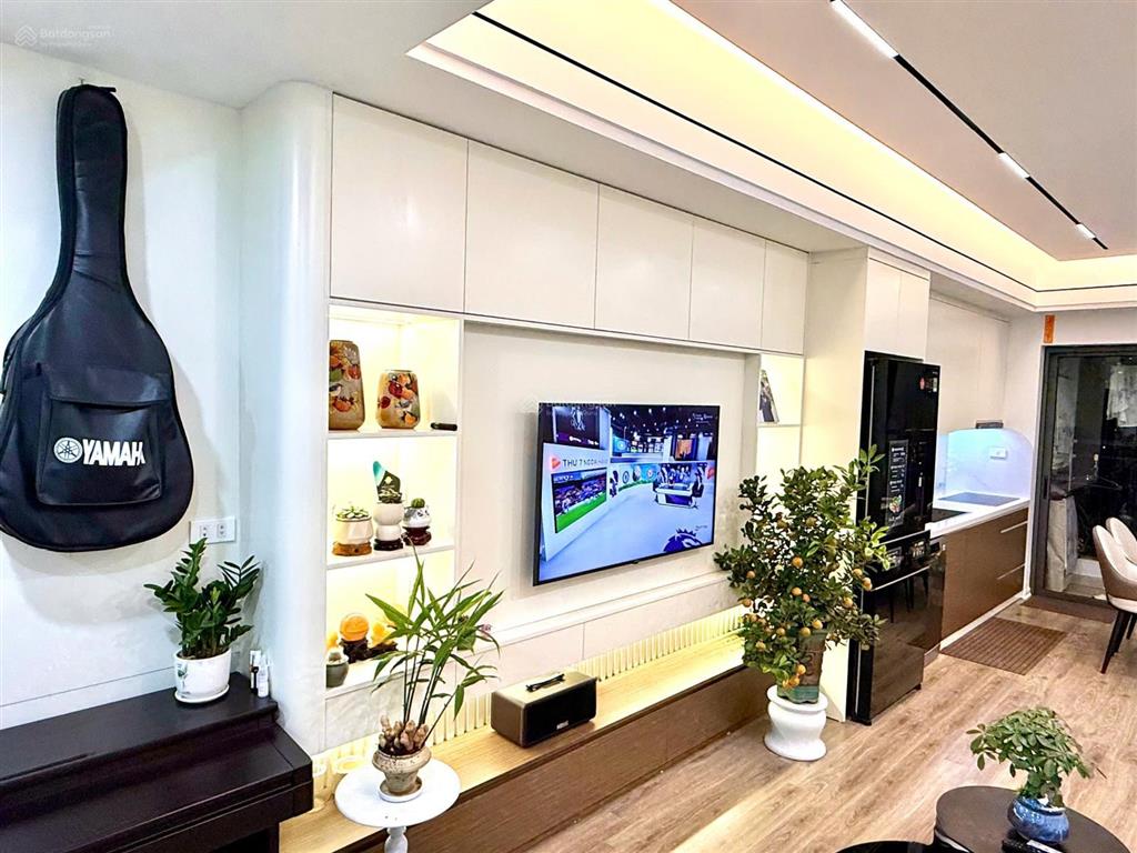 Chính chủ bán chung cư diện tích 124m2 tại hoàng thành tower, giá ưu đãi 30 tỷ vnd