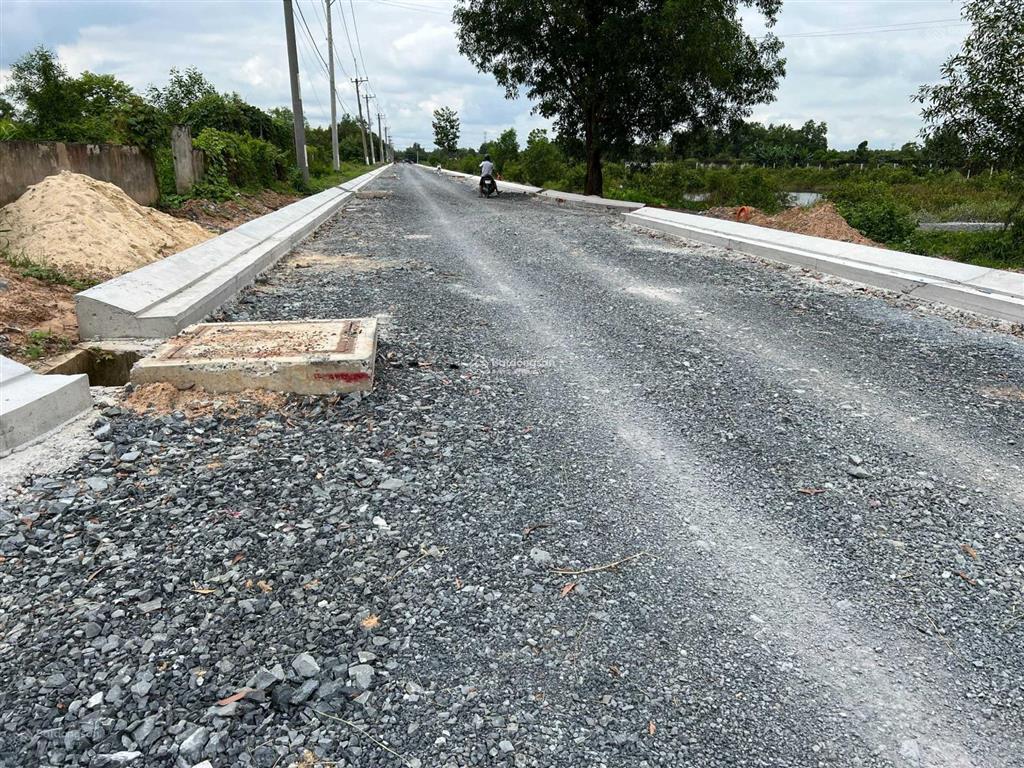 Chính chủ cần bán lô đất mt cầu trắng  sông sg, củ chi ~ 200m2 thổ cư