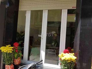Cho thuê mặt bằng tầng trệt nhà mặt tiền đường Phan văn Trị Quận 5
