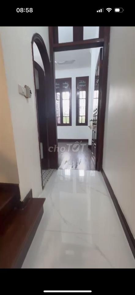 Cho thuê nhà 5 tầng: 5x23m, nhà nguyên căn mặt phố Trần Khát Chân