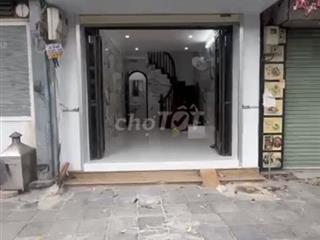Cho thuê nhà 5 tầng: 5x23m, nhà nguyên căn mặt phố Trần Khát Chân