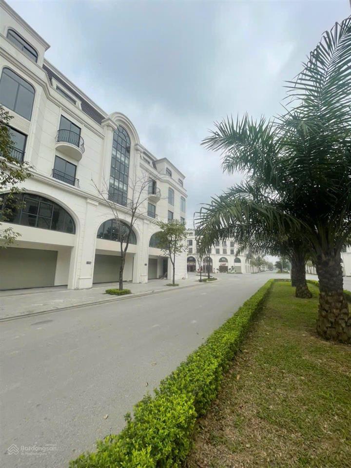 Chính chủ cần bán căn lk hinode royal park,đường 30m khu thịnh vượng, giá tốt nhất ,0901 513 ***