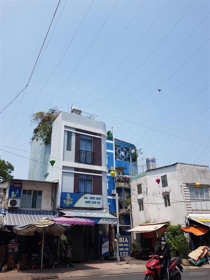 Bán nhà 2 mt hẻm cách đường mai thị lựu khoảng 20 mét.phường đa kao.quận1,