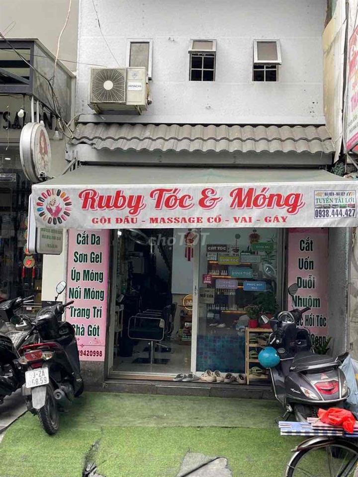nhà mặt tiền nằm giữa 2 chợ sầm uất tiện kinh doanh